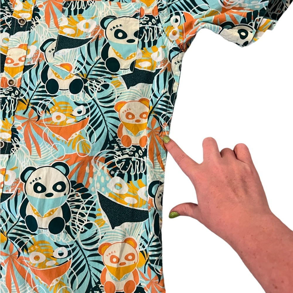 VSTR Jungle Panda Men's Button Up Shirt, Medium - Picture 9 of 10